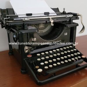 Máquina Escrever Antiga